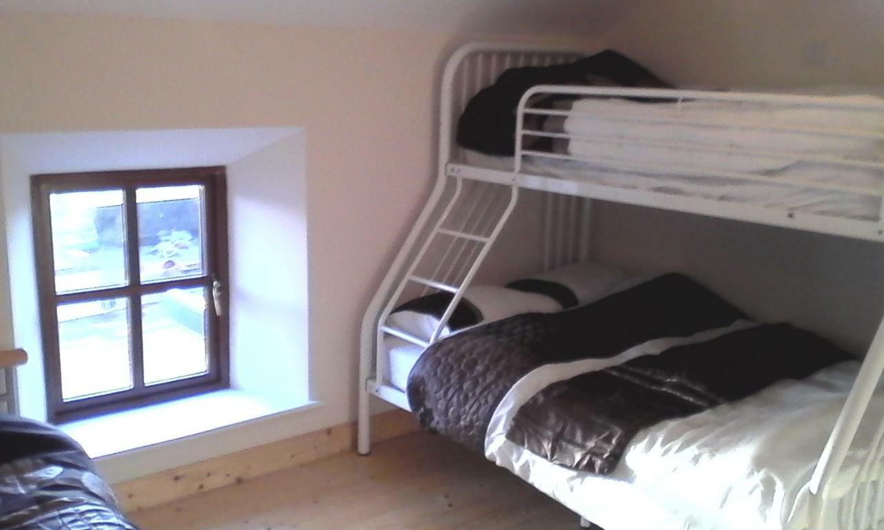 Green Adventure Ecohostel Clonmore Bagian luar foto